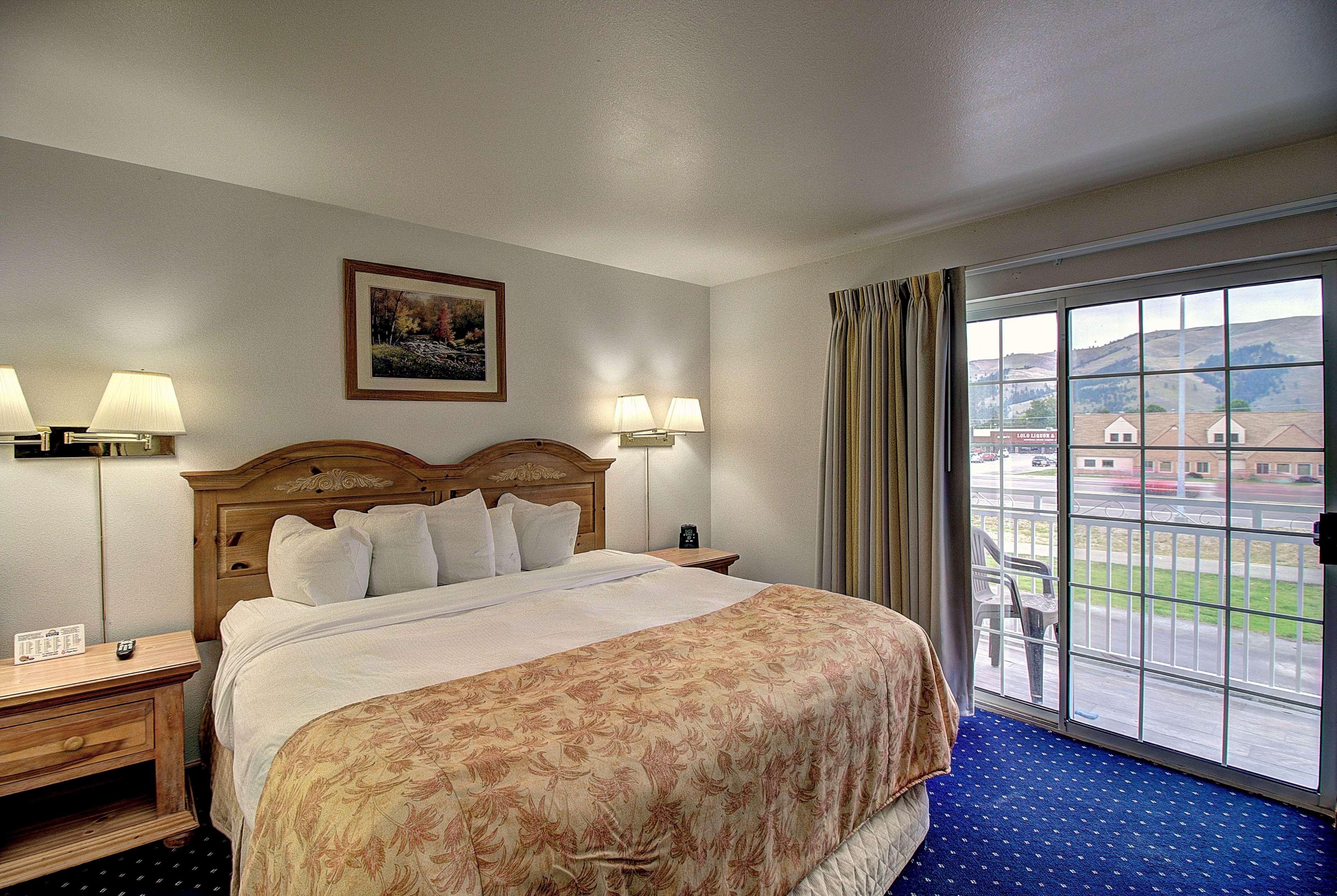 Days Inn & Suites By Wyndham Lolo Exterior photo